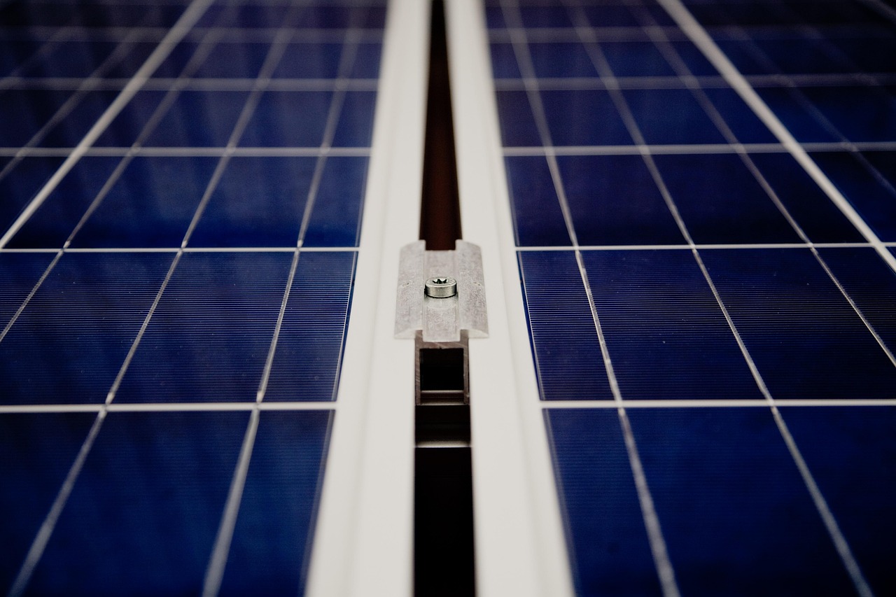 batterie panneau solaire, générateur solaire, panneau photovoltaique